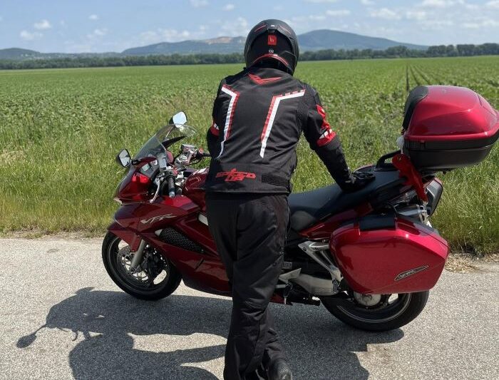 Megtalálták a Kisvárda közelében életet mentő motorost – Kiderült, ki mentette meg a fuldokló kisfiút – FrissHír24